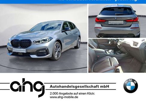 BMW 118, 2022
