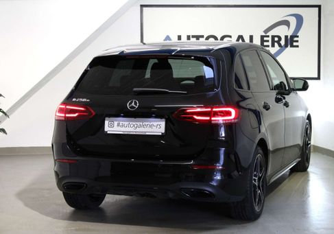 Mercedes-Benz B 250, 2022