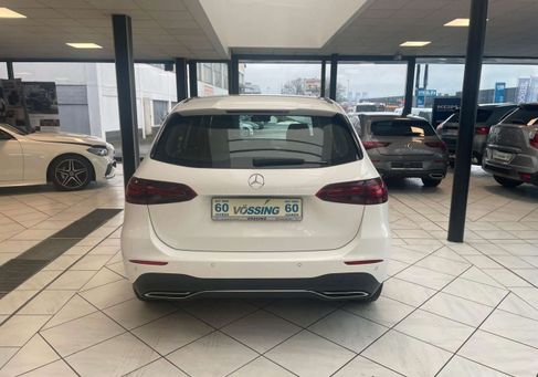 Mercedes-Benz B 180, 2024