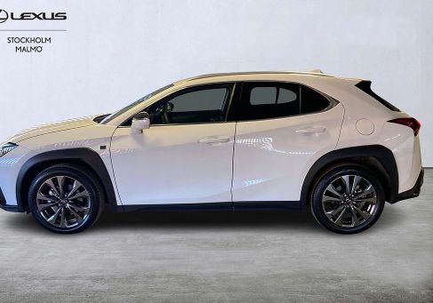 Lexus UX, 2025
