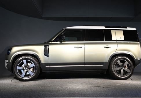 Land Rover Defender, 2023
