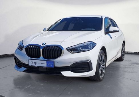 BMW 118, 2022
