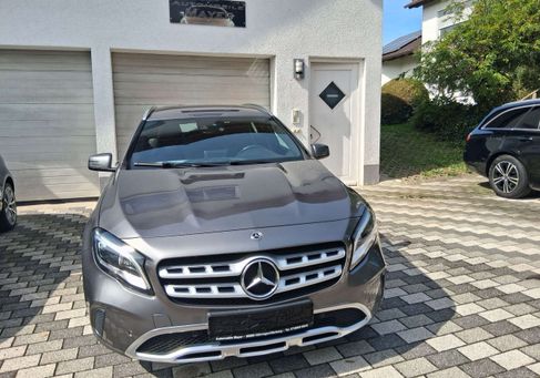 Mercedes-Benz GLA 180, 2020