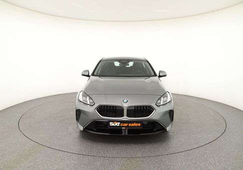 BMW 120, 2025