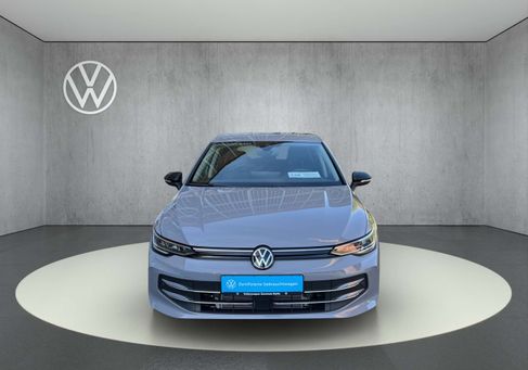 Volkswagen Golf, 2024