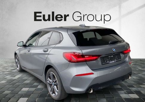 BMW 120, 2022 3