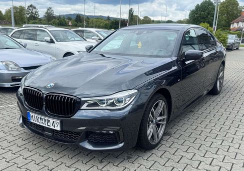 BMW 740, 2018