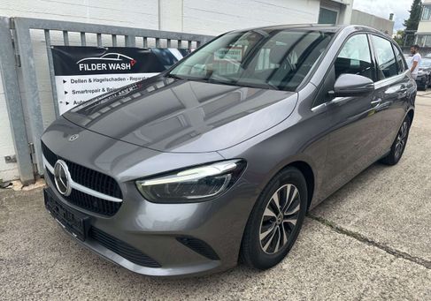 Mercedes-Benz B 180, 2023