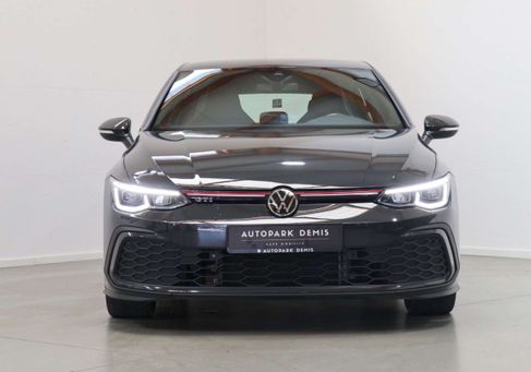 Volkswagen Golf, 2023