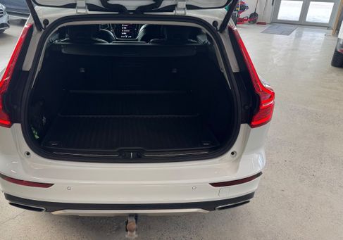 Volvo V60 Cross Country, 2022