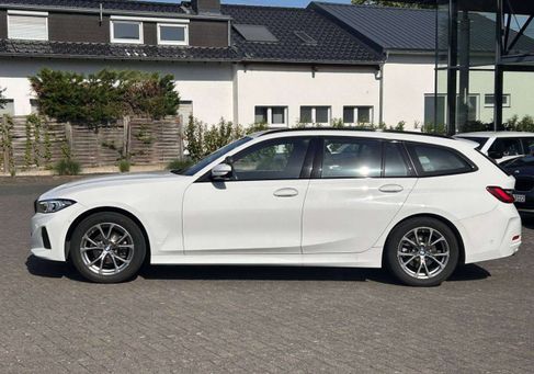 BMW 318, 2023
