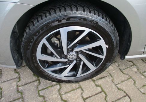 Volkswagen Golf, 2019 3