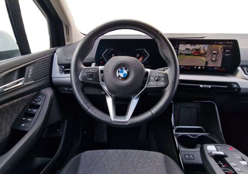 BMW 220, 2025 2