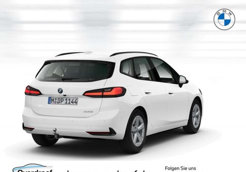 BMW 220, 2025 2