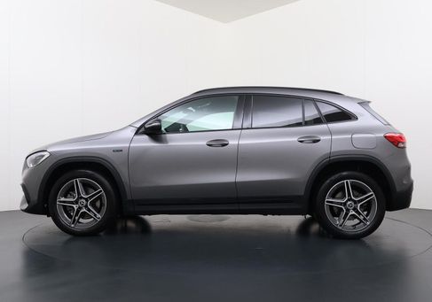 Mercedes-Benz GLA 250, 2021