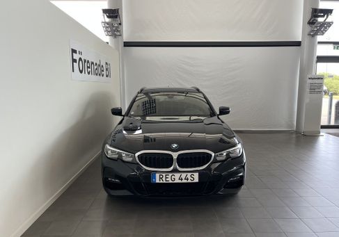 BMW 330, 2021