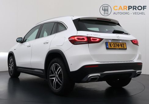 Mercedes-Benz GLA 250, 2021