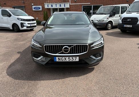 Volvo V60, 2022