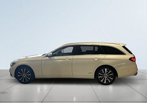 Mercedes-Benz E 300, 2022