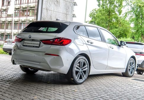 BMW 118, 2022