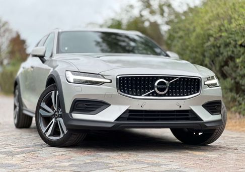 Volvo V60 Cross Country, 2019