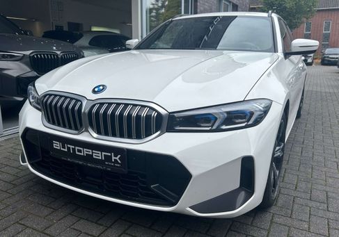 BMW 330, 2023 2
