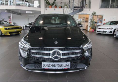 Mercedes-Benz B 180, 2020