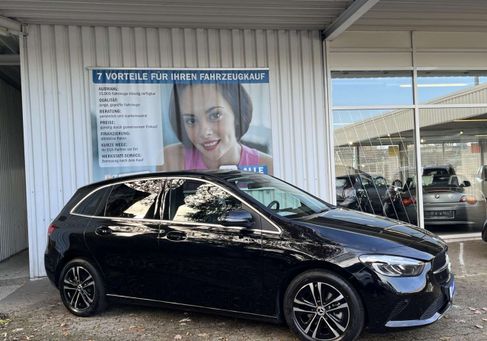 Mercedes-Benz B 180, 2024