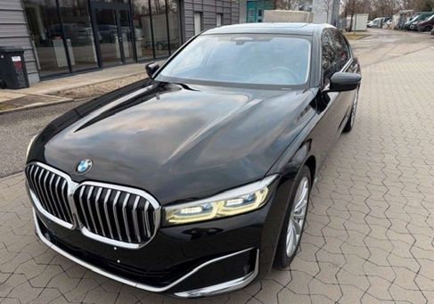 BMW 750, 2019