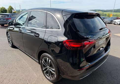Mercedes-Benz B 250, 2023