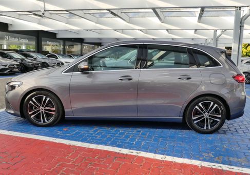 Mercedes-Benz B 180, 2024