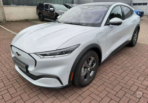 Ford Mustang Mach-E, 2025