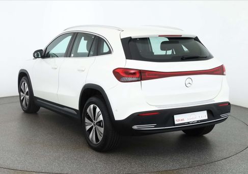 Mercedes-Benz EQA, 2022 3
