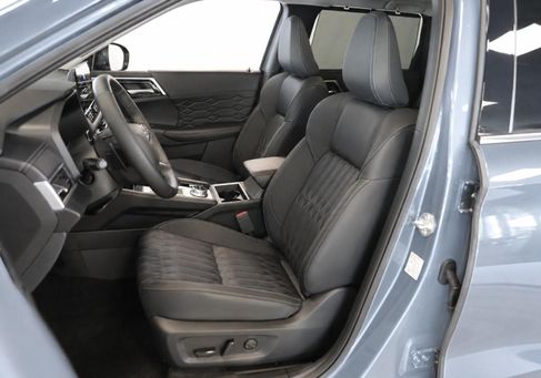 Mitsubishi Outlander, 2025 3