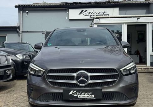 Mercedes-Benz B 180, 2020