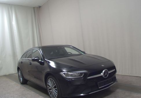 Mercedes-Benz CLA 200, 2022