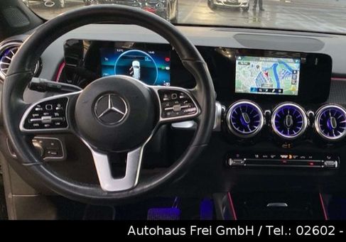 Mercedes-Benz GLB 200, 2022