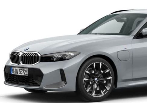 BMW 330, 2026