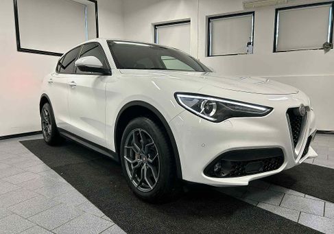 Alfa Romeo Stelvio, 2017