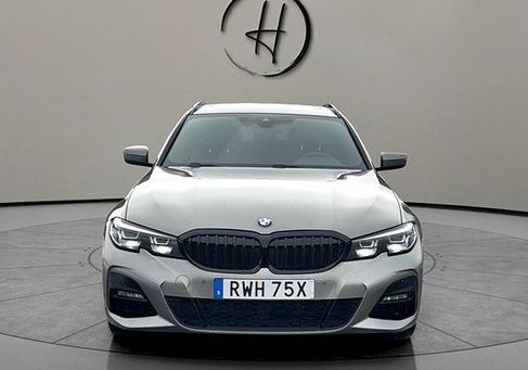 BMW 330, 2021