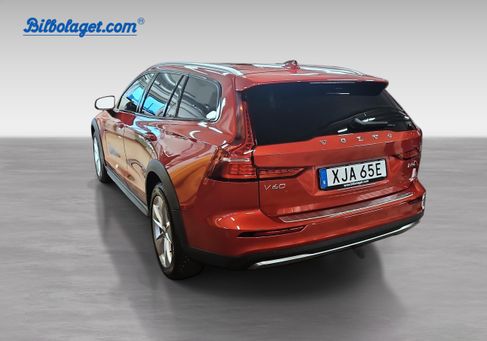 Volvo V60 Cross Country, 2024