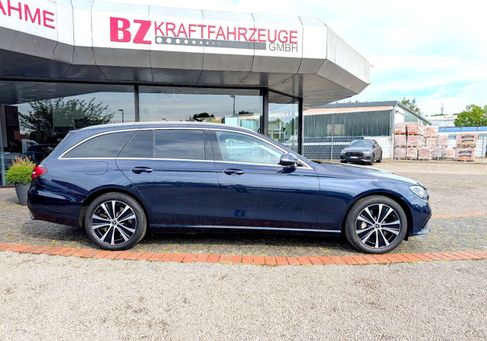 Mercedes-Benz E 300, 2022 2