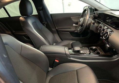 Mercedes-Benz CLA 180, 2022 3