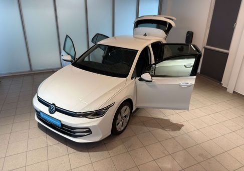Volkswagen Golf, 2024 2