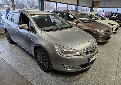 Opel Astra, 2011