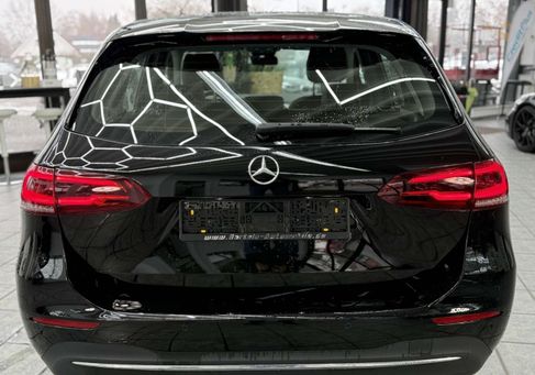 Mercedes-Benz B 180, 2021