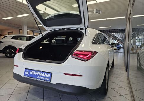Mercedes-Benz CLA 180, 2022 3