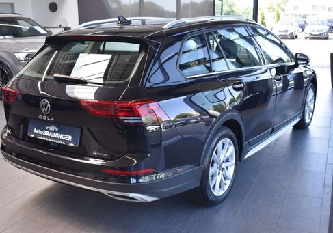 Volkswagen Golf, 2023