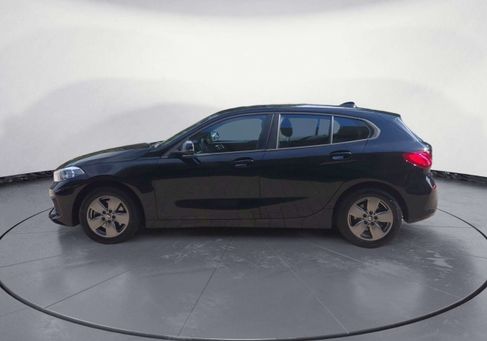 BMW 118, 2022
