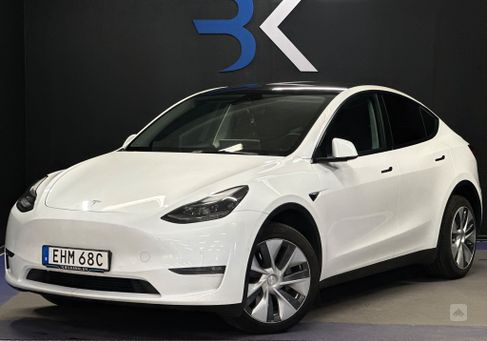 Tesla Model Y, 2022